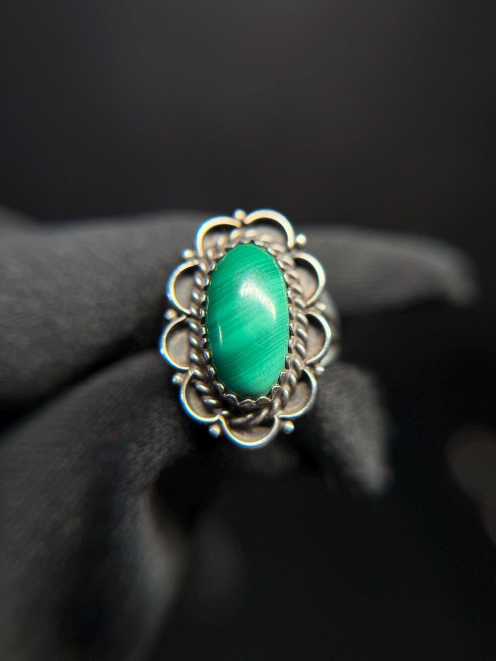 Sterling Silver Native American Malachite Ring Oval Cabochon Sz 5 Vintage